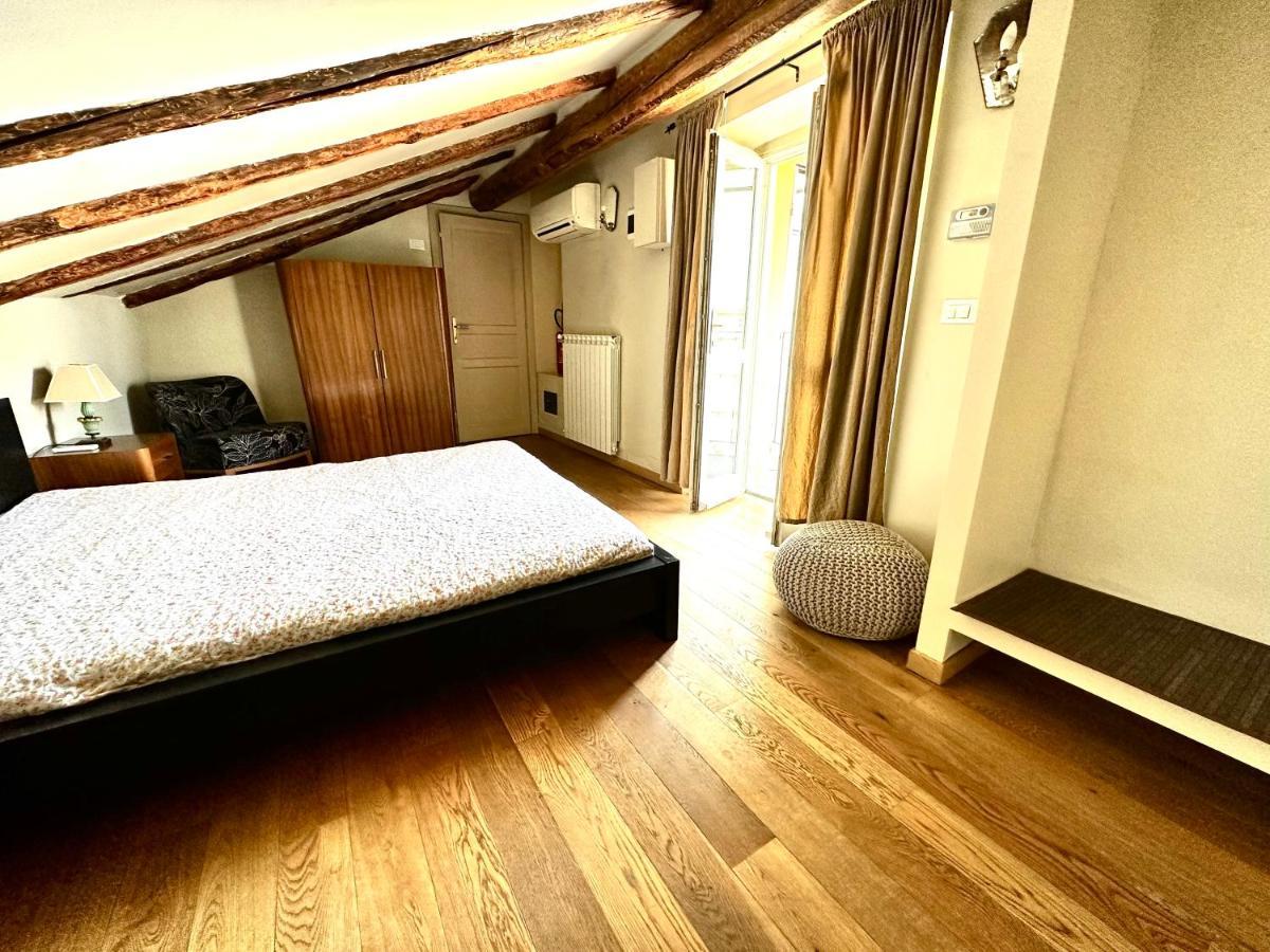 Appartement Le Finestre Sulla Mole à Turin Extérieur photo