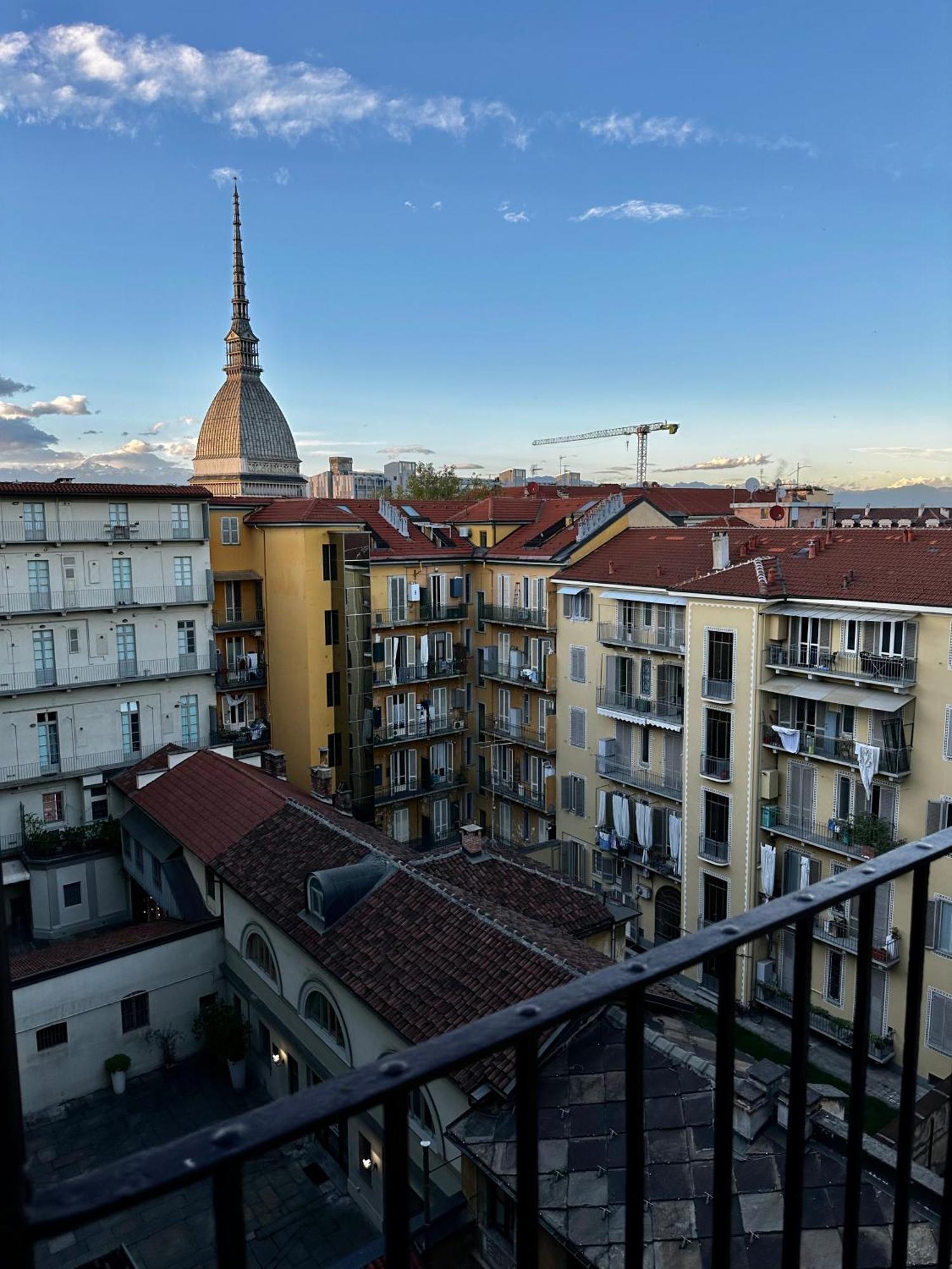 Appartement Le Finestre Sulla Mole à Turin Extérieur photo