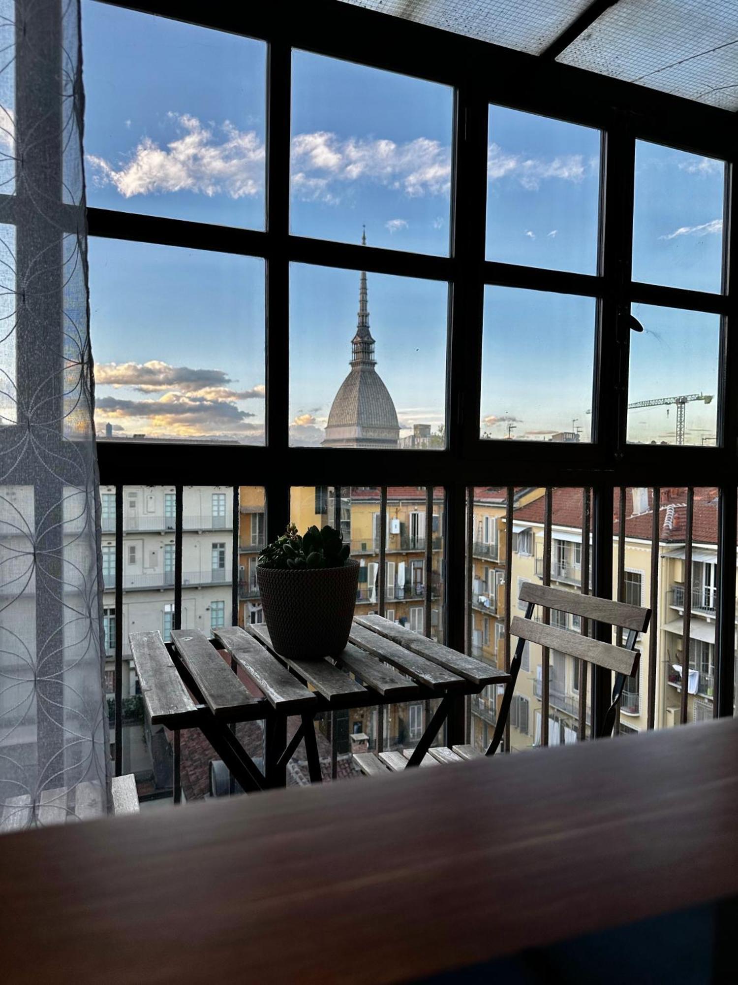 Appartement Le Finestre Sulla Mole à Turin Extérieur photo