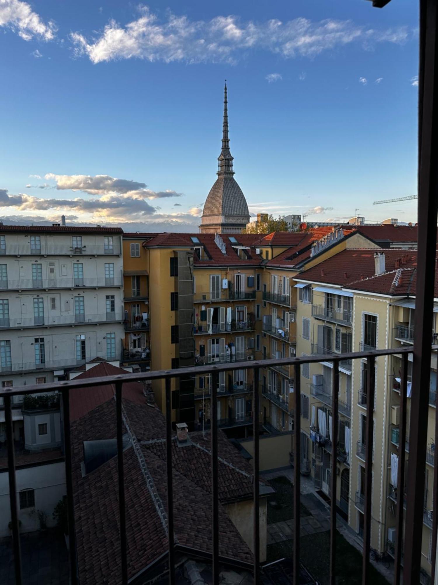 Appartement Le Finestre Sulla Mole à Turin Extérieur photo