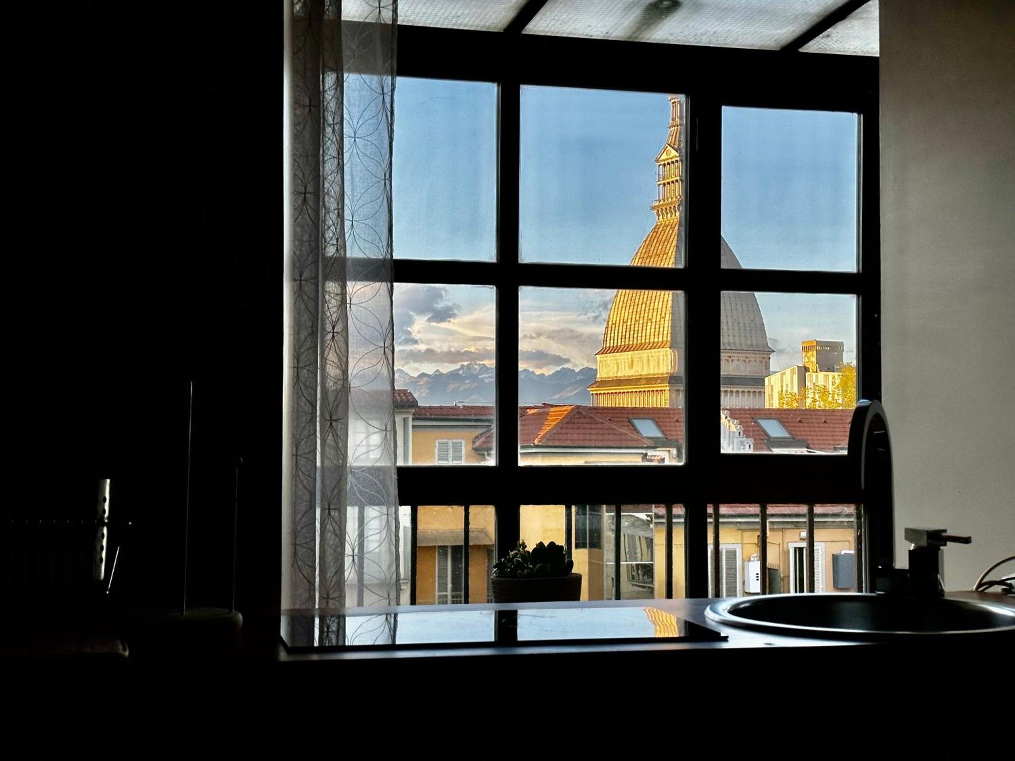 Appartement Le Finestre Sulla Mole à Turin Extérieur photo
