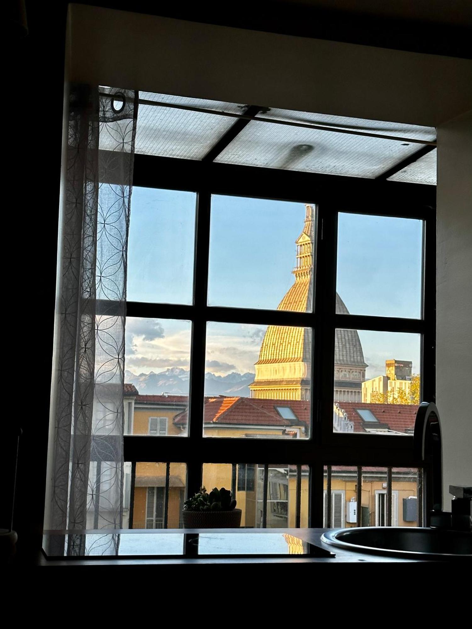 Appartement Le Finestre Sulla Mole à Turin Extérieur photo
