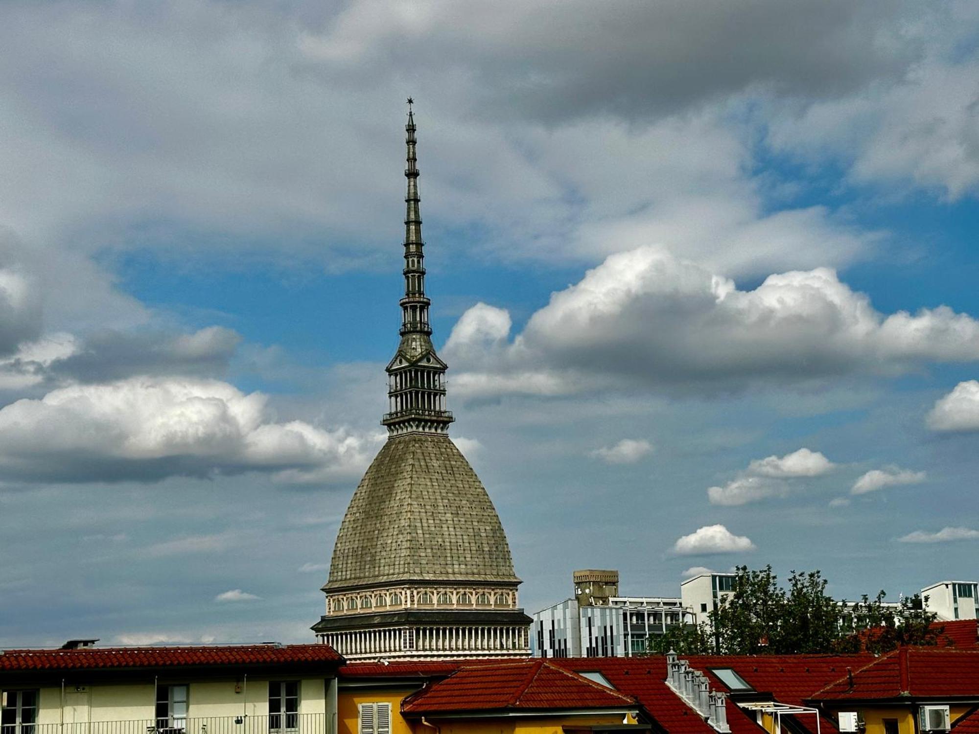 Appartement Le Finestre Sulla Mole à Turin Extérieur photo